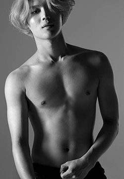 韩国明星李泰民图片 肌肉帅哥显性感