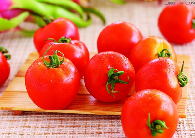 番茄去皮的小妙招及挑选新鲜番茄的方法