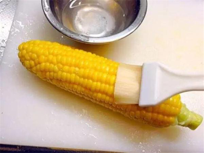 以前煮玉米的方法都错了，又香又甜的水煮玉米是这样做的