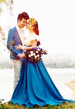 [婚纱图片]幸福新娘蓝色婚纱唯美摄影照片