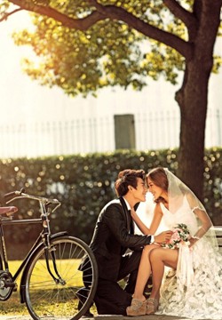 [婚纱图片]唯美幸福单车恋人婚纱摄影照片