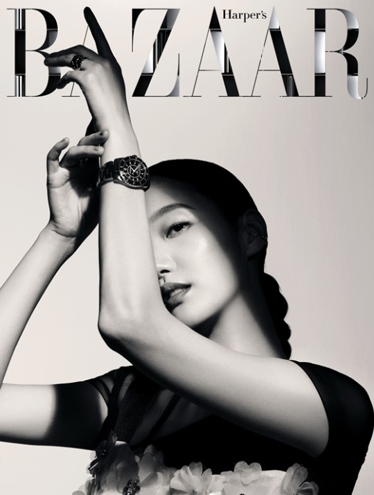韩国女星金高银《BAZAAR》广告宣传杂志写真图片