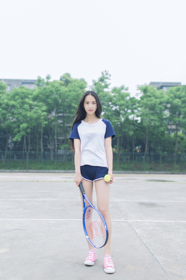 网球少女的开心生活学生制服运动内裤美女图