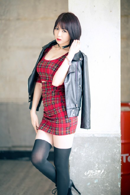 格子连衣裙性感韩国美女模特写真图片下载