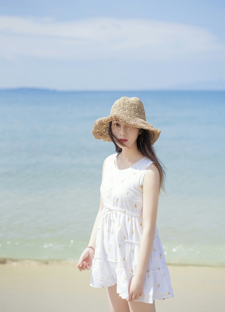 沙滩风情度假少女性感短裙户外艺术写真