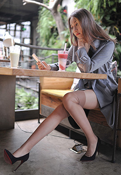 IESS异思趣向 - 模特：丝袜美女白领羽咖啡馆休闲时光